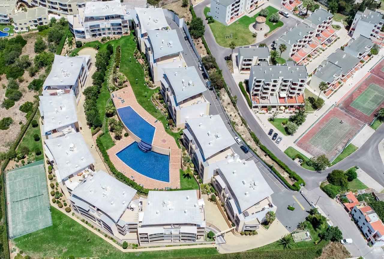 Bnb Homes Ocean View Apartment With Huge Sunny Terrace, 2 Swimming Pools & Tennis Court Albufeira Esterno foto