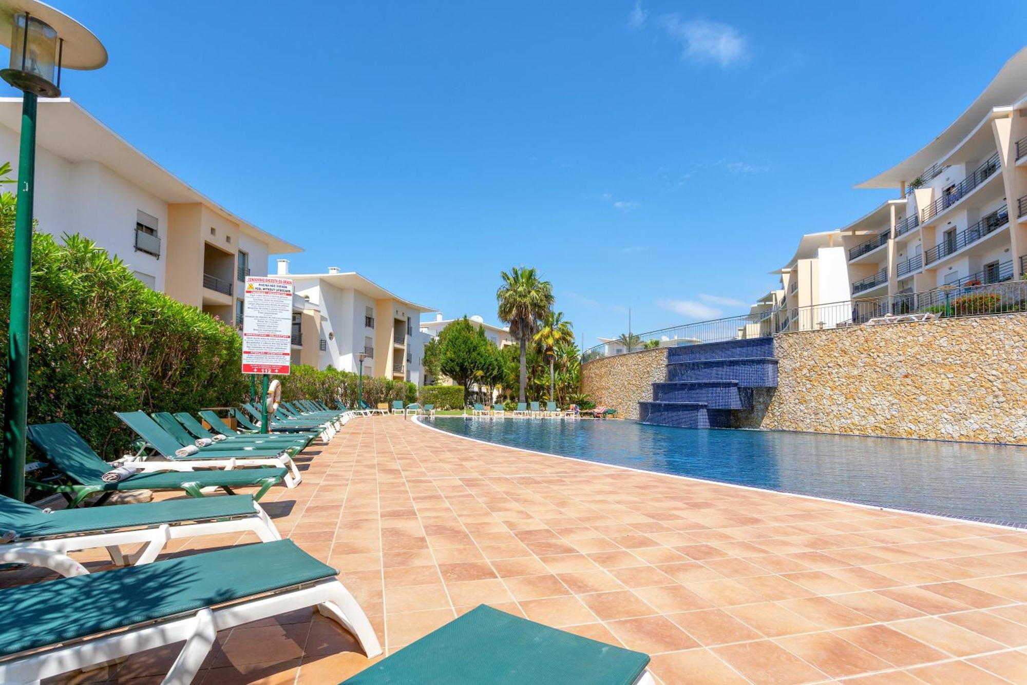 Bnb Homes Ocean View Apartment With Huge Sunny Terrace, 2 Swimming Pools & Tennis Court Albufeira Esterno foto